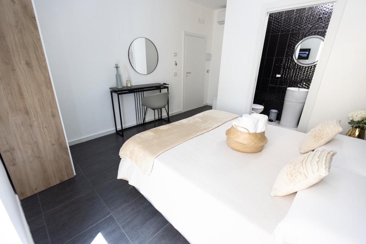 Lena Suite Bari Vecchia Экстерьер фото